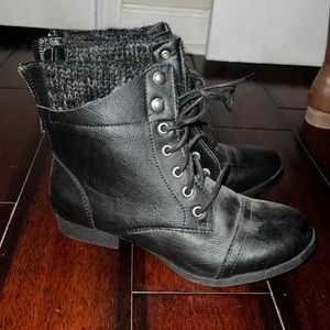 Like new American eagle women’s boots